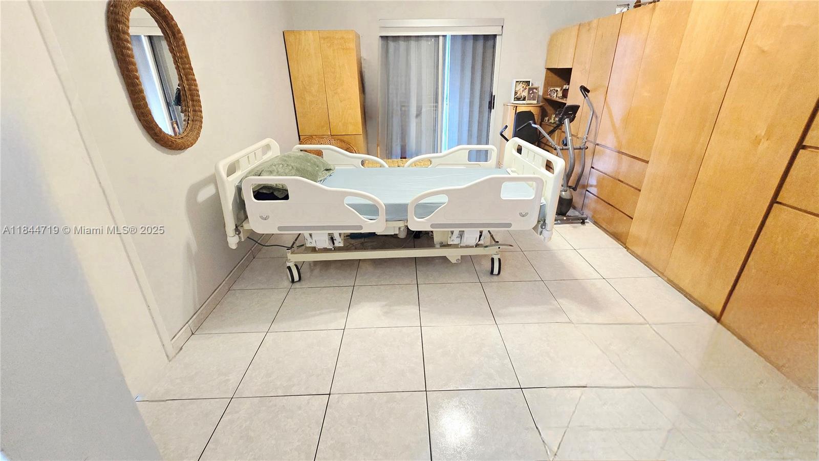 FIRST ALHAMBRA CIRCLE CON - Residential