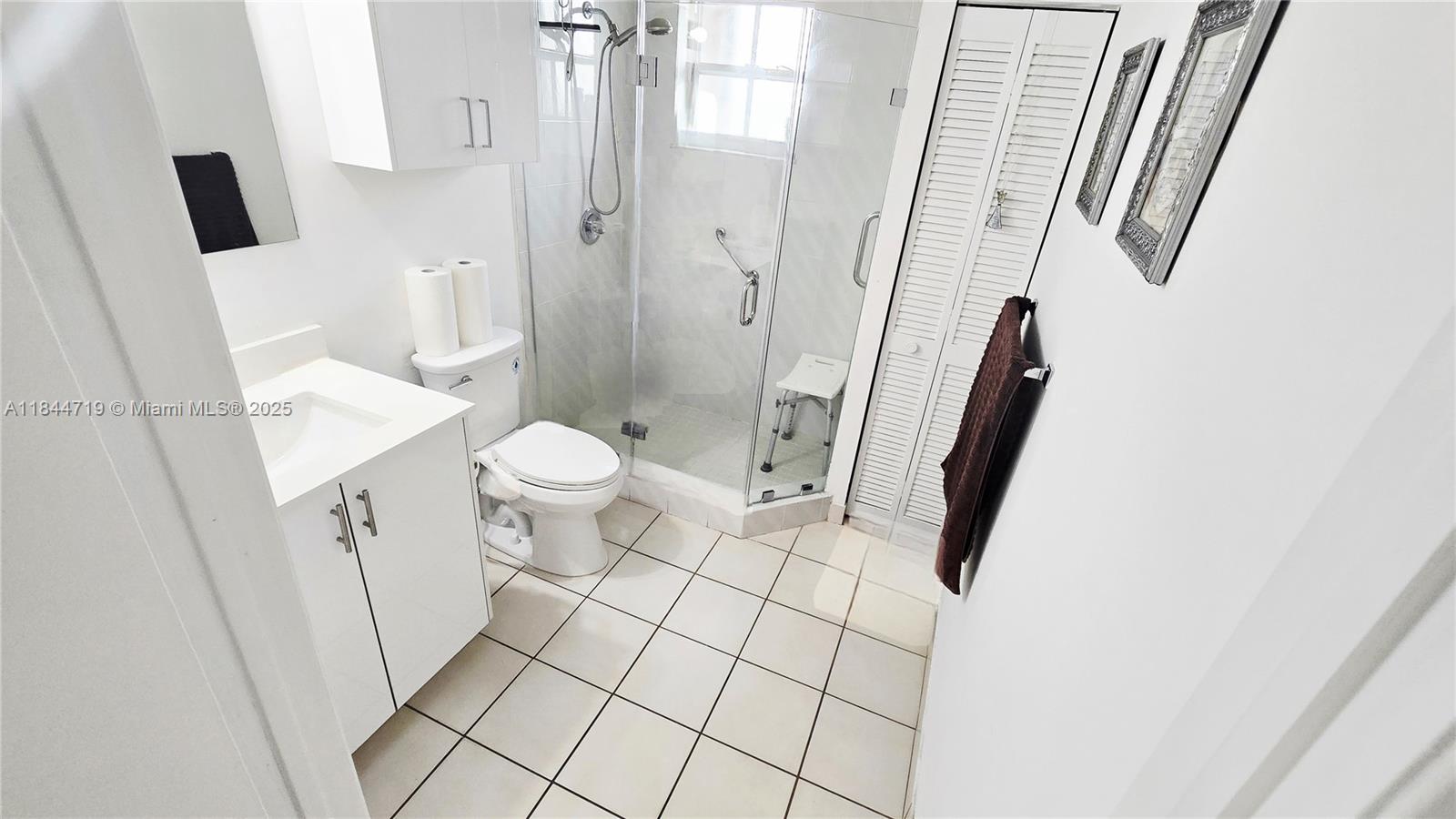 FIRST ALHAMBRA CIRCLE CON - Residential