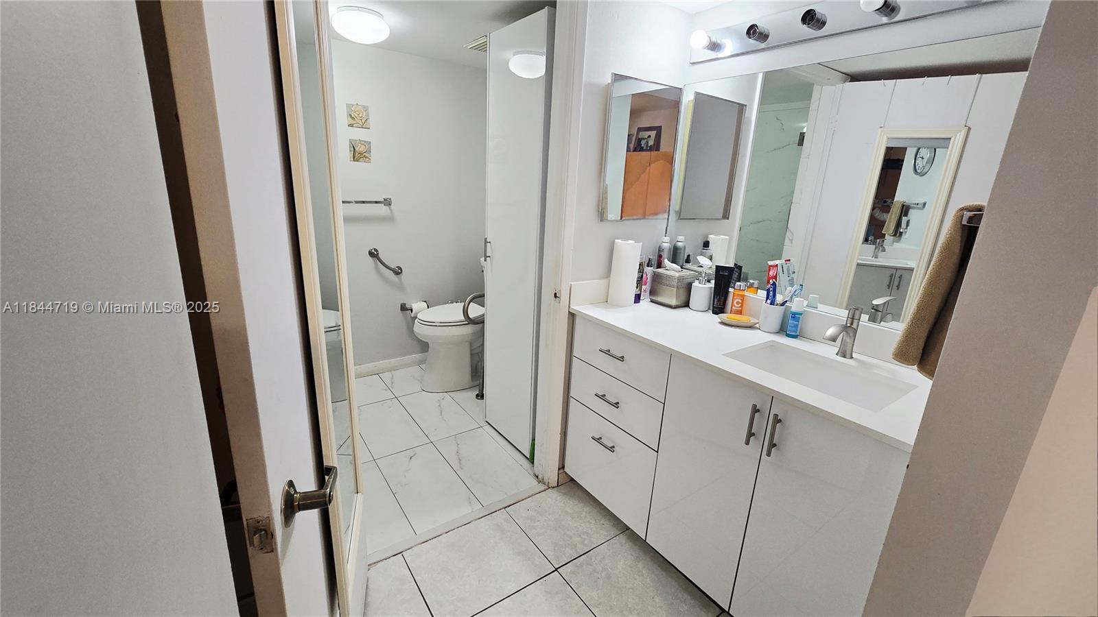 FIRST ALHAMBRA CIRCLE CON - Residential