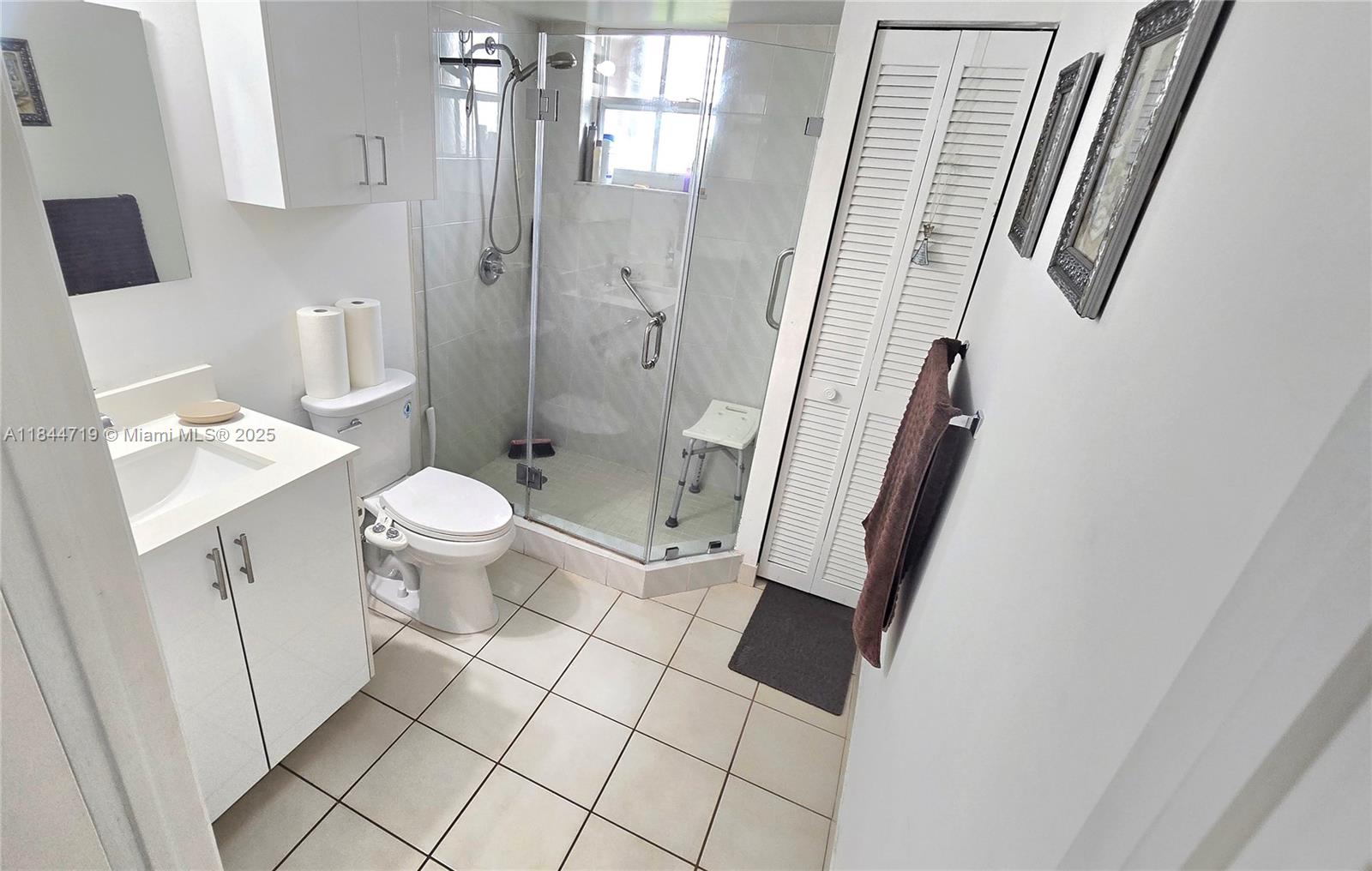 FIRST ALHAMBRA CIRCLE CON - Residential