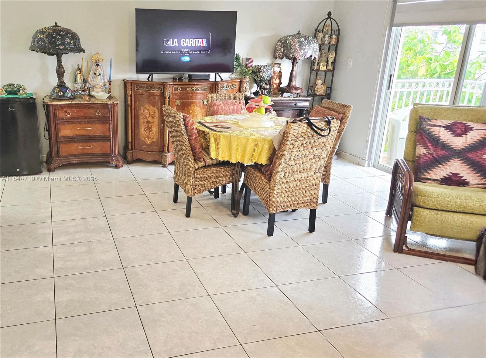 FIRST ALHAMBRA CIRCLE CON - Residential