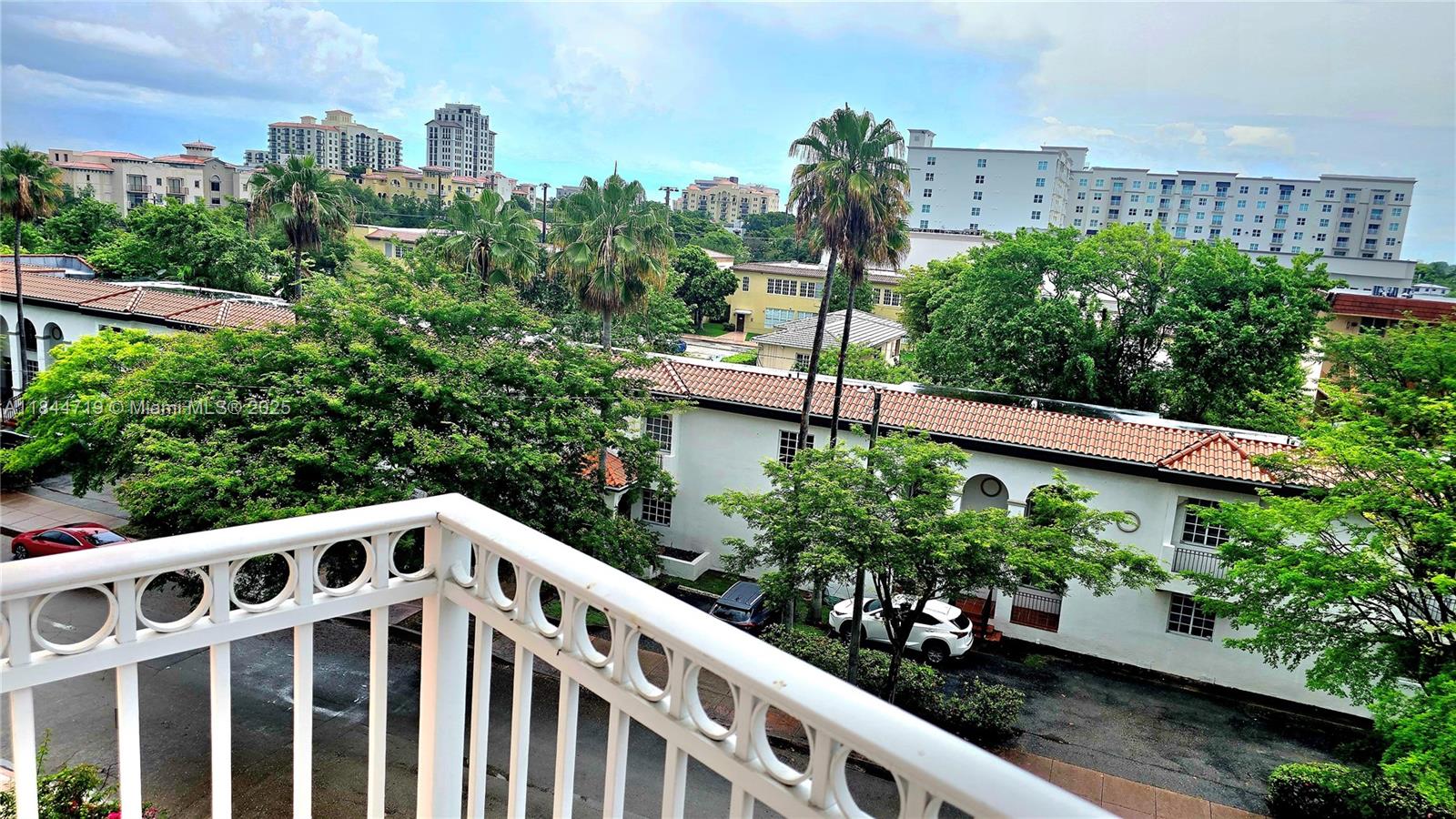 FIRST ALHAMBRA CIRCLE CON - Residential