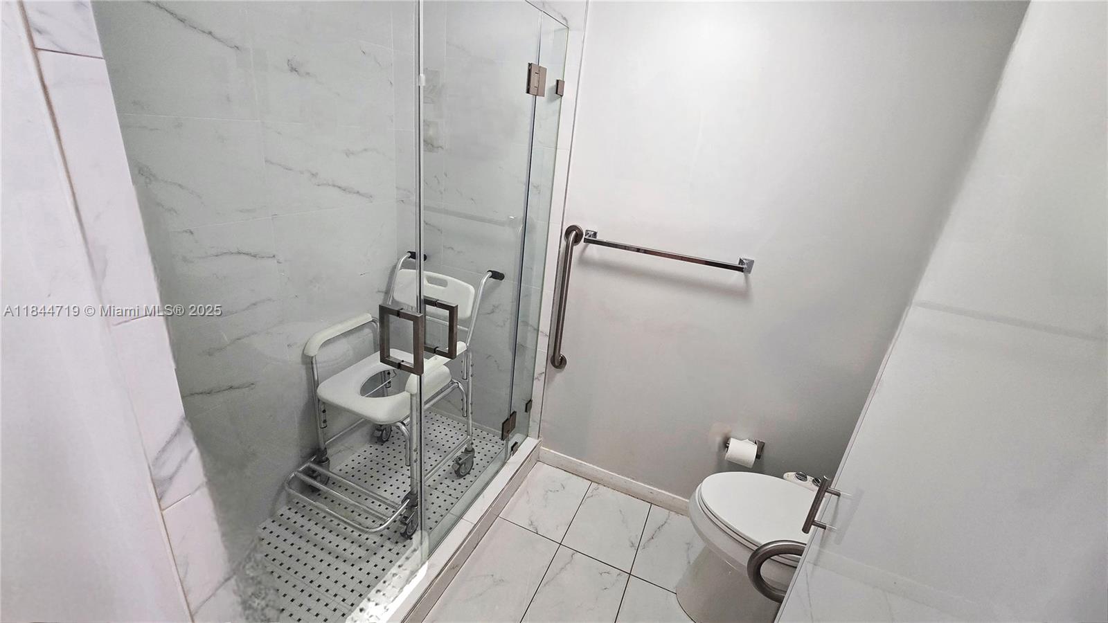 FIRST ALHAMBRA CIRCLE CON - Residential