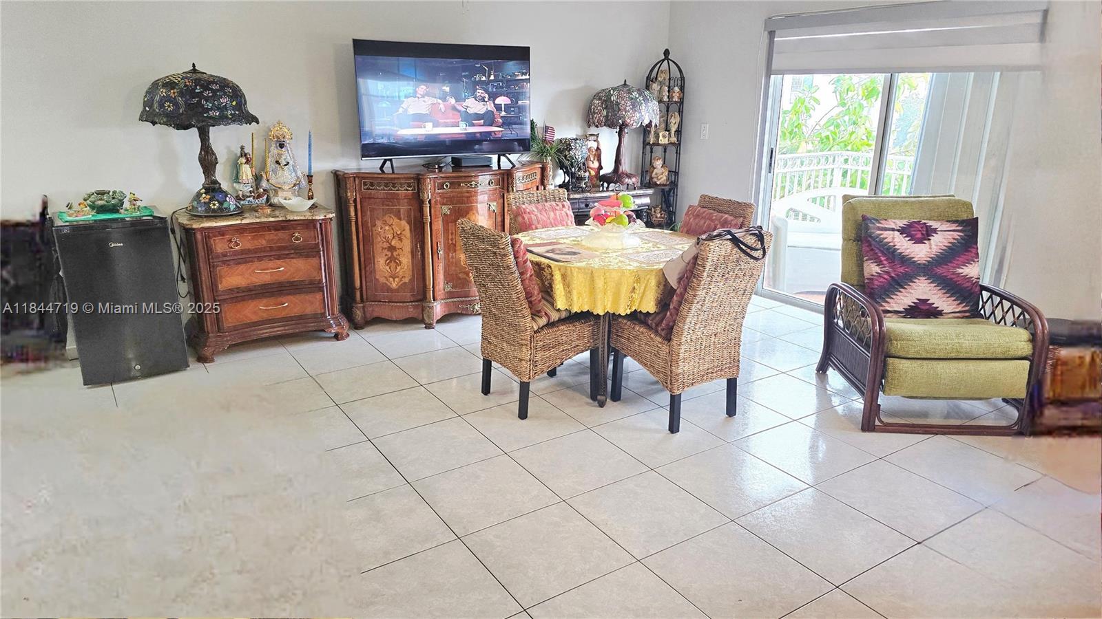 FIRST ALHAMBRA CIRCLE CON - Residential