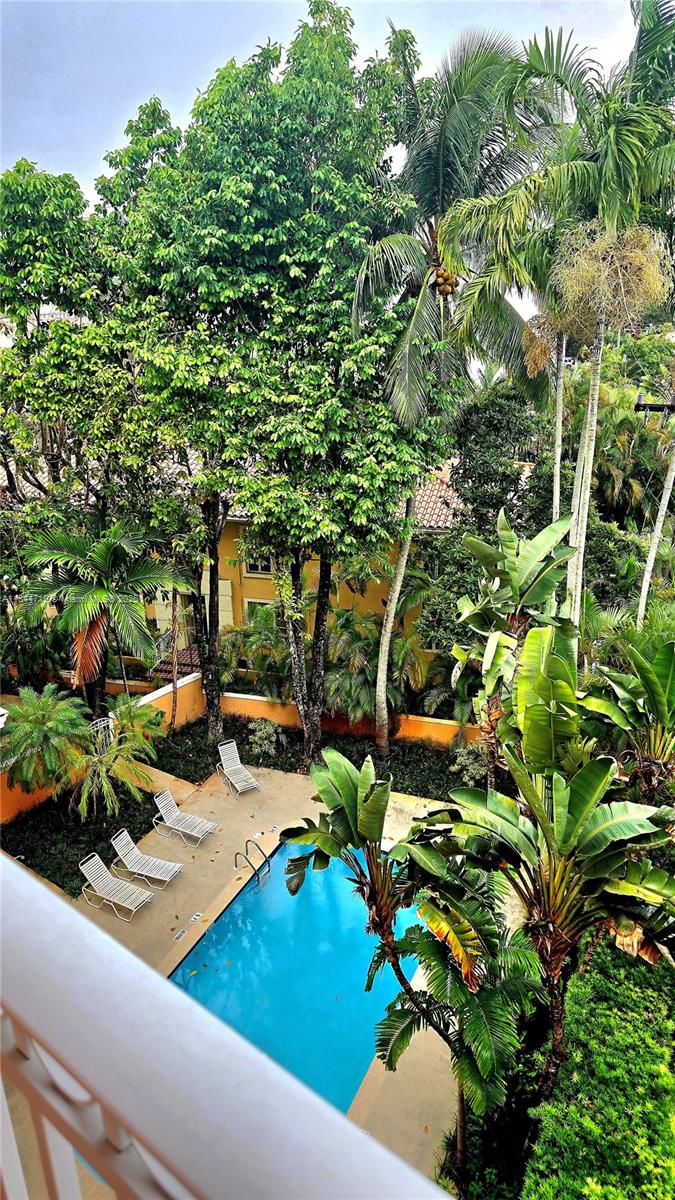 FIRST ALHAMBRA CIRCLE CON - Residential