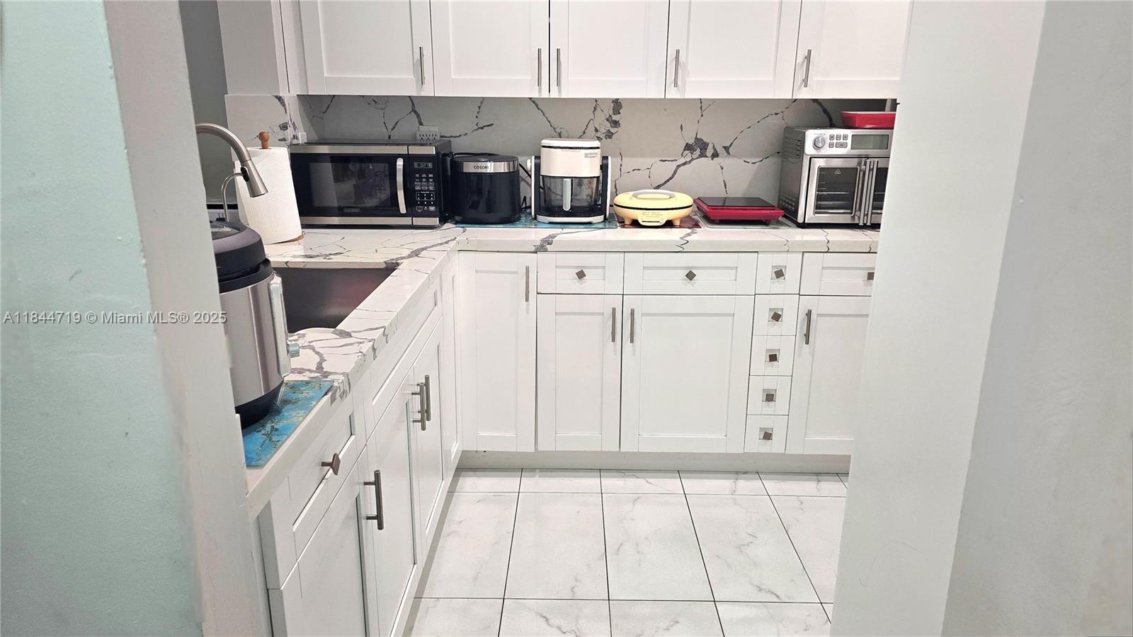 FIRST ALHAMBRA CIRCLE CON - Residential