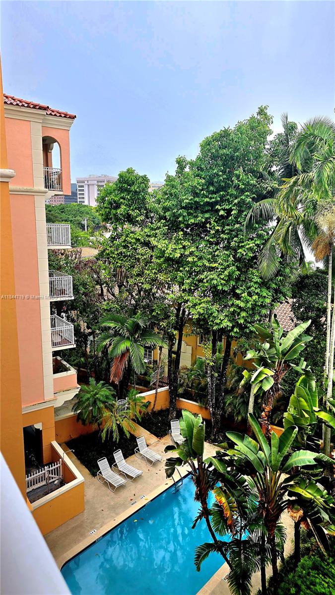 FIRST ALHAMBRA CIRCLE CON - Residential