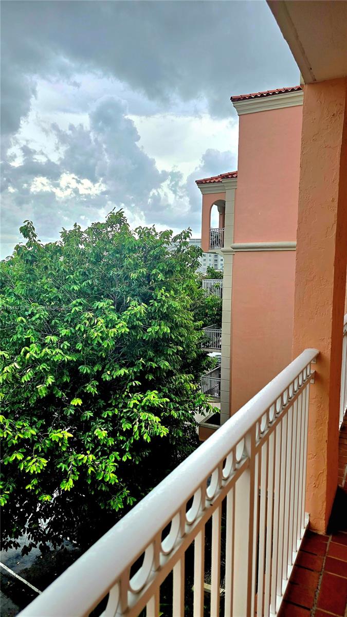 FIRST ALHAMBRA CIRCLE CON - Residential