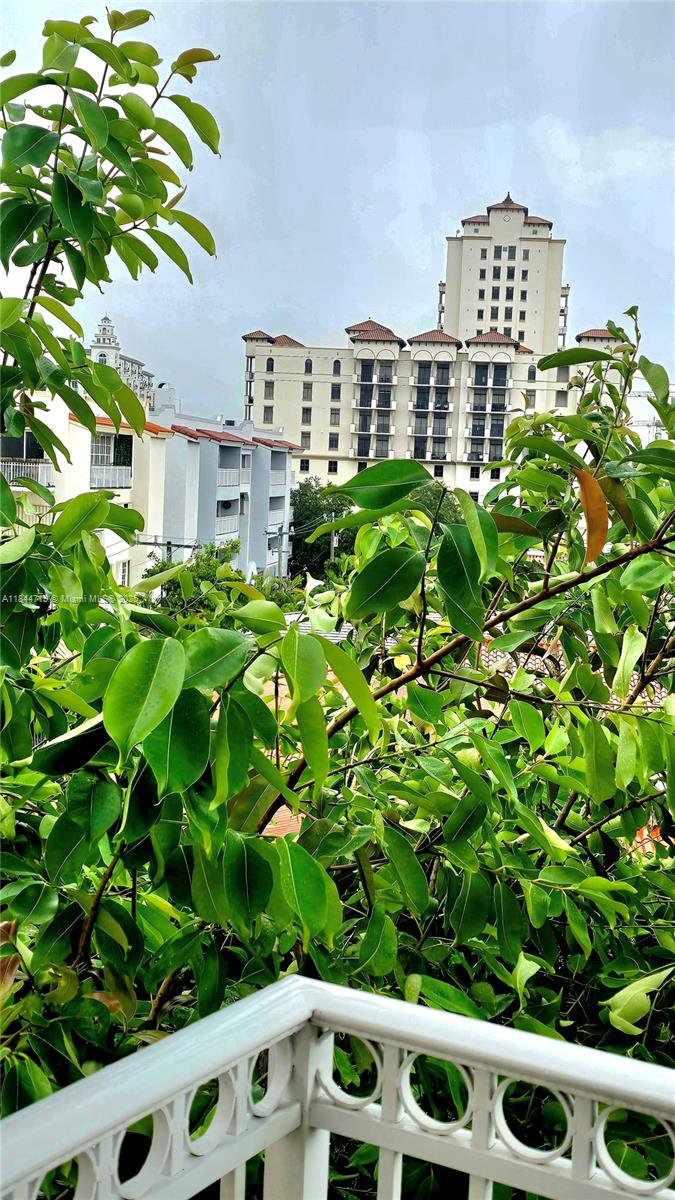 FIRST ALHAMBRA CIRCLE CON - Residential