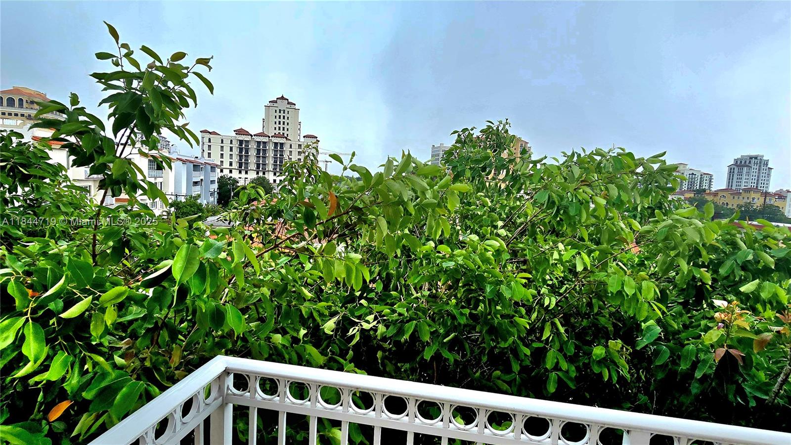 FIRST ALHAMBRA CIRCLE CON - Residential