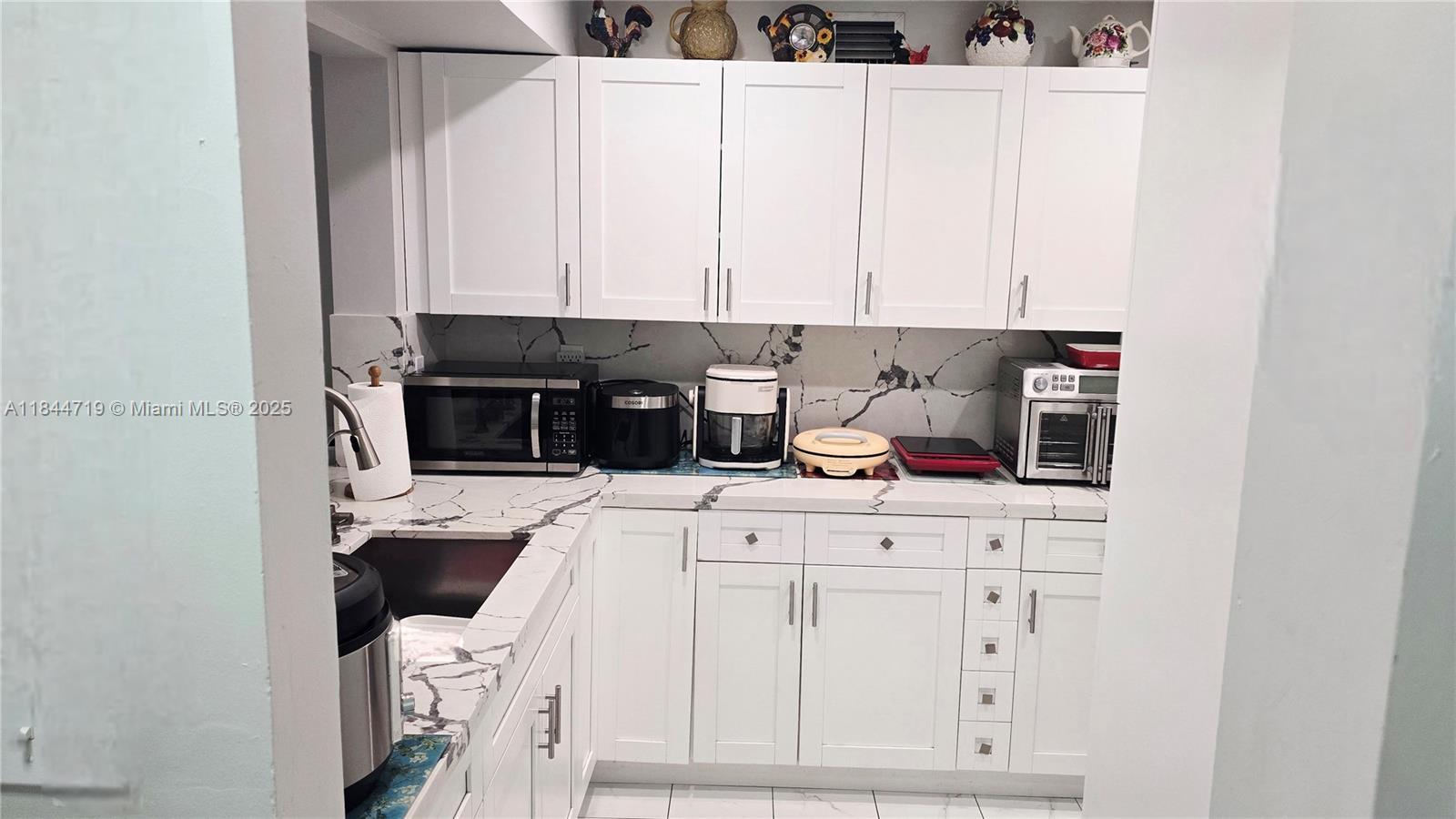 FIRST ALHAMBRA CIRCLE CON - Residential