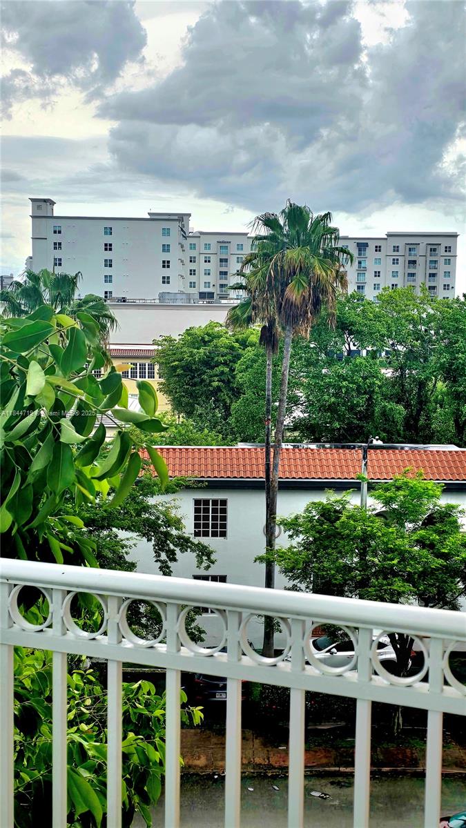 FIRST ALHAMBRA CIRCLE CON - Residential