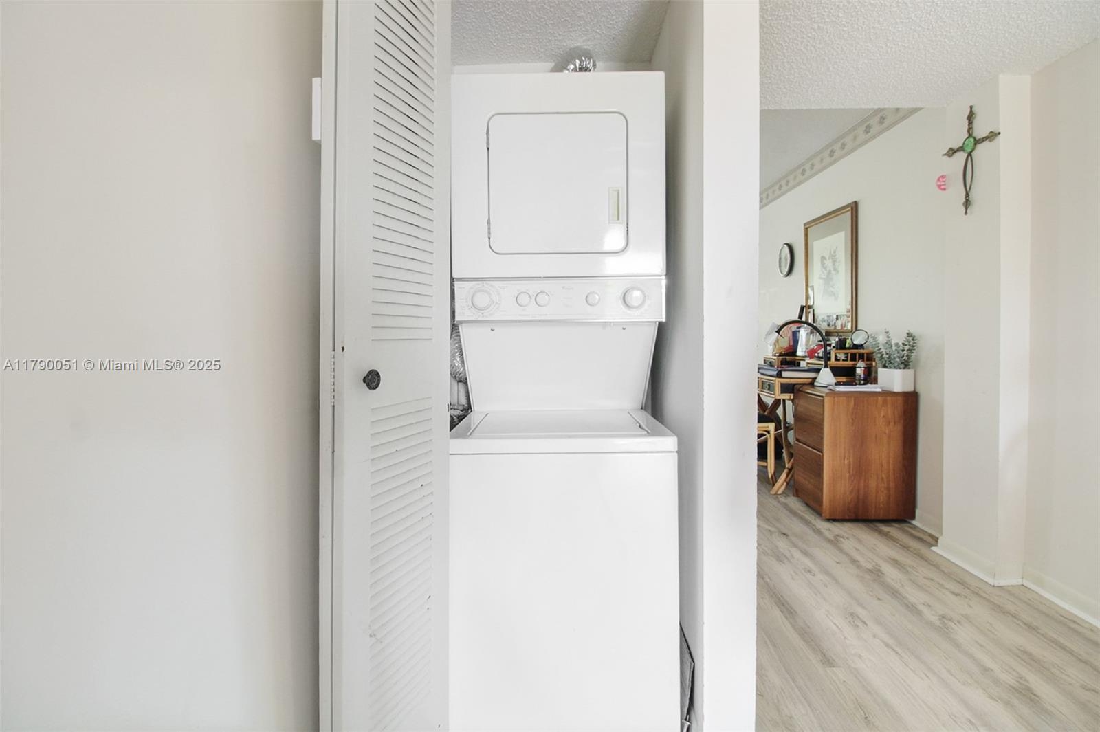 SUFFOLK AT CENTURY VILLAG - Residential