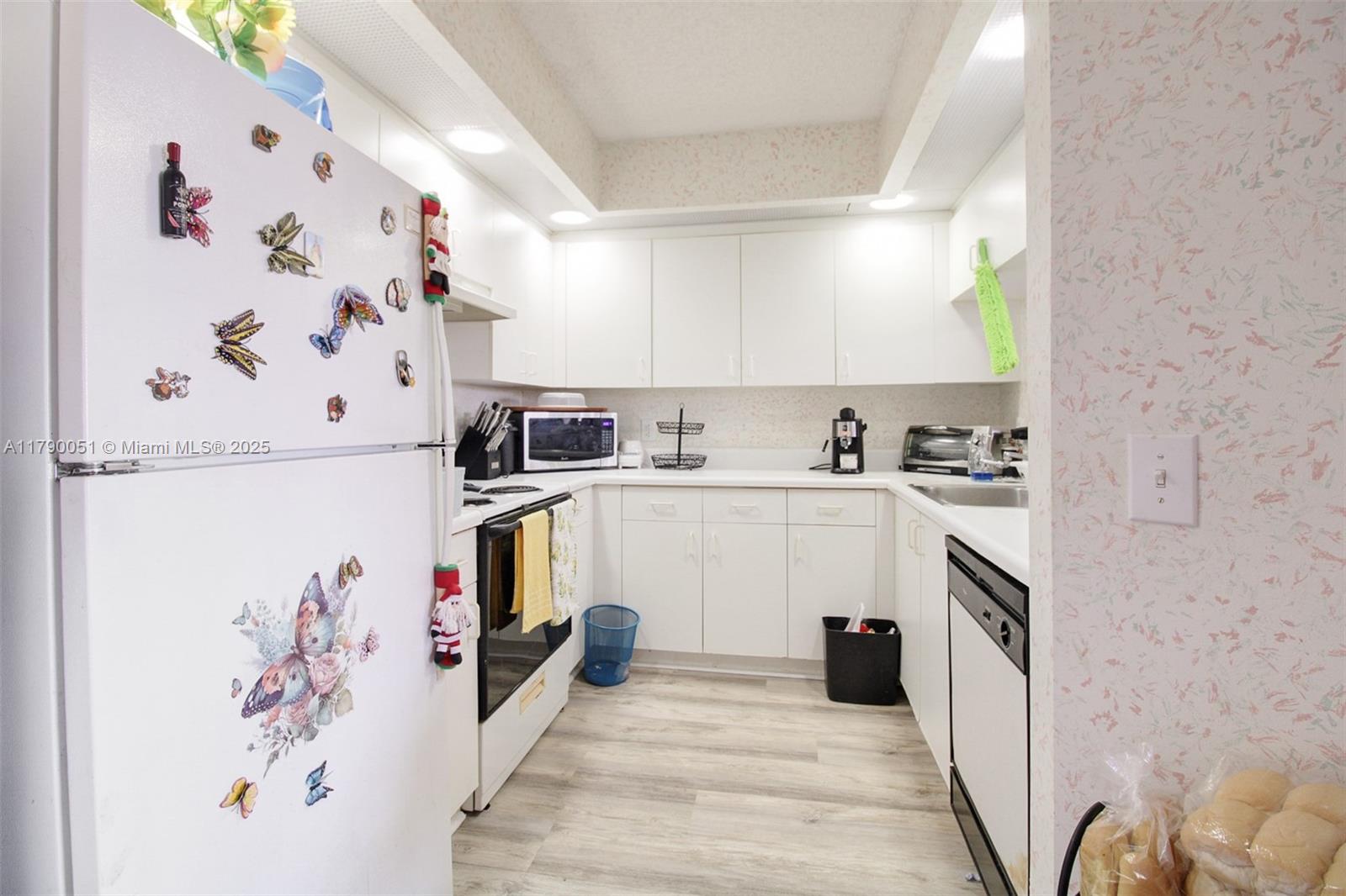 SUFFOLK AT CENTURY VILLAG - Residential