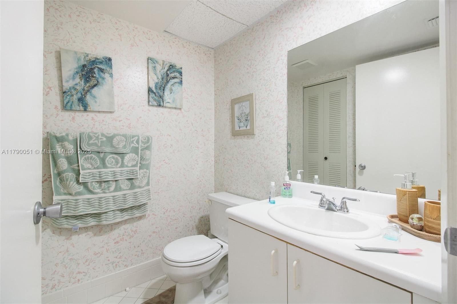 SUFFOLK AT CENTURY VILLAG - Residential