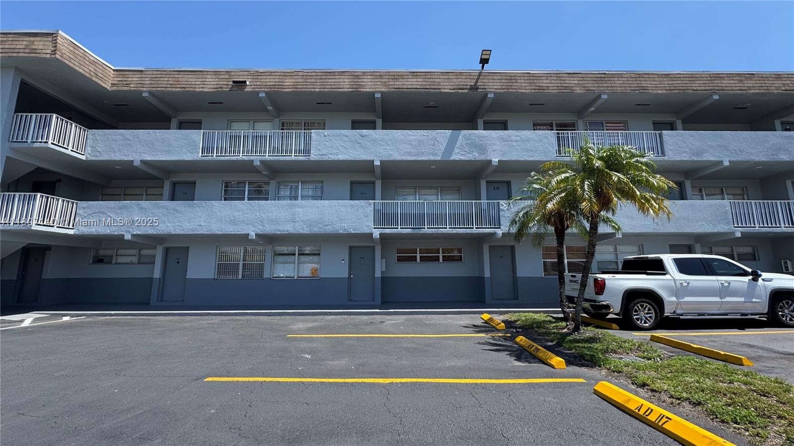 11195 Sw 1st St 319, Sweetwater, Miami-Dade County, Florida - 2 Bedrooms  
1 Bathrooms - 