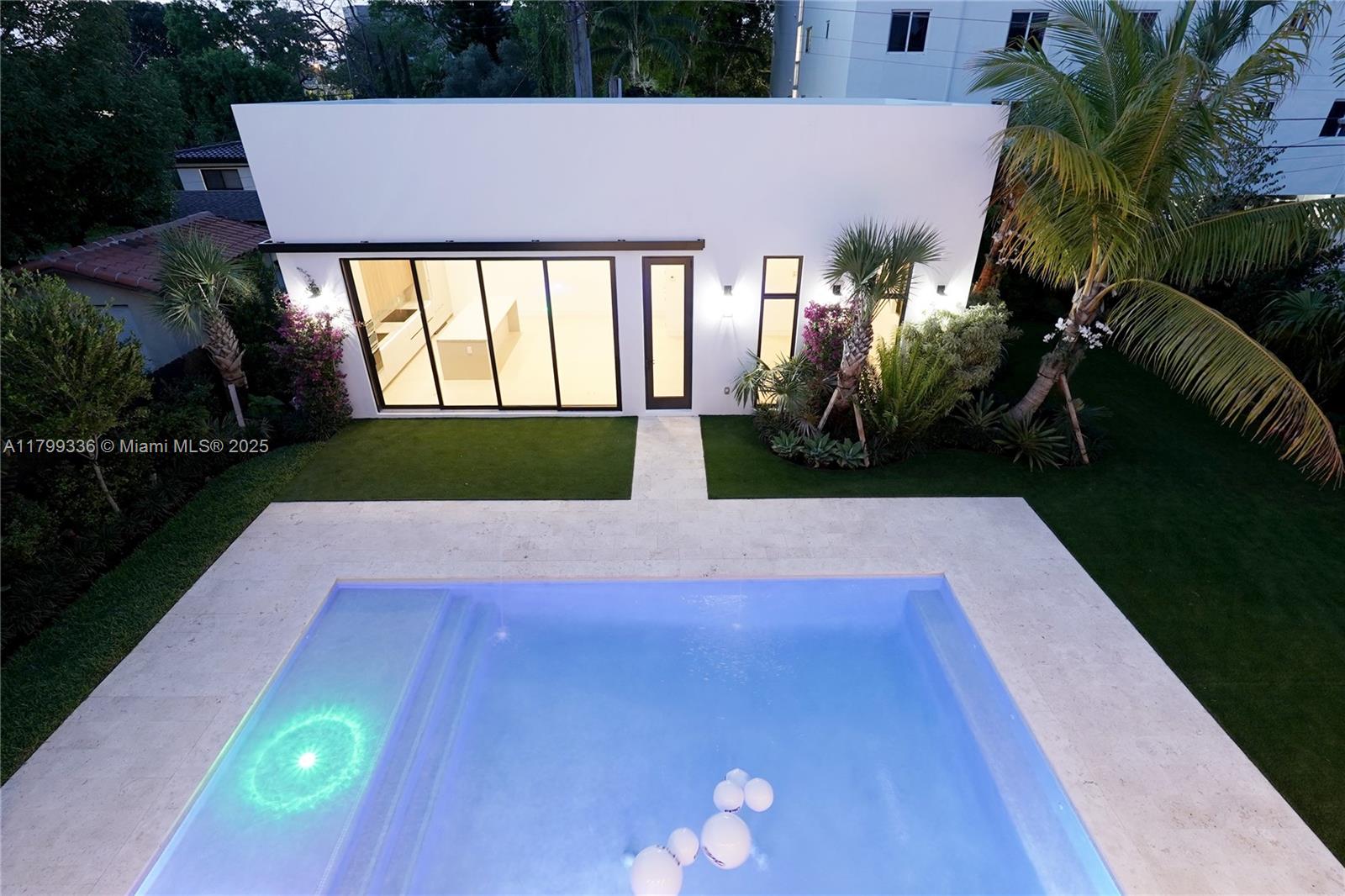 LE JEUNE VILLAS - Residential