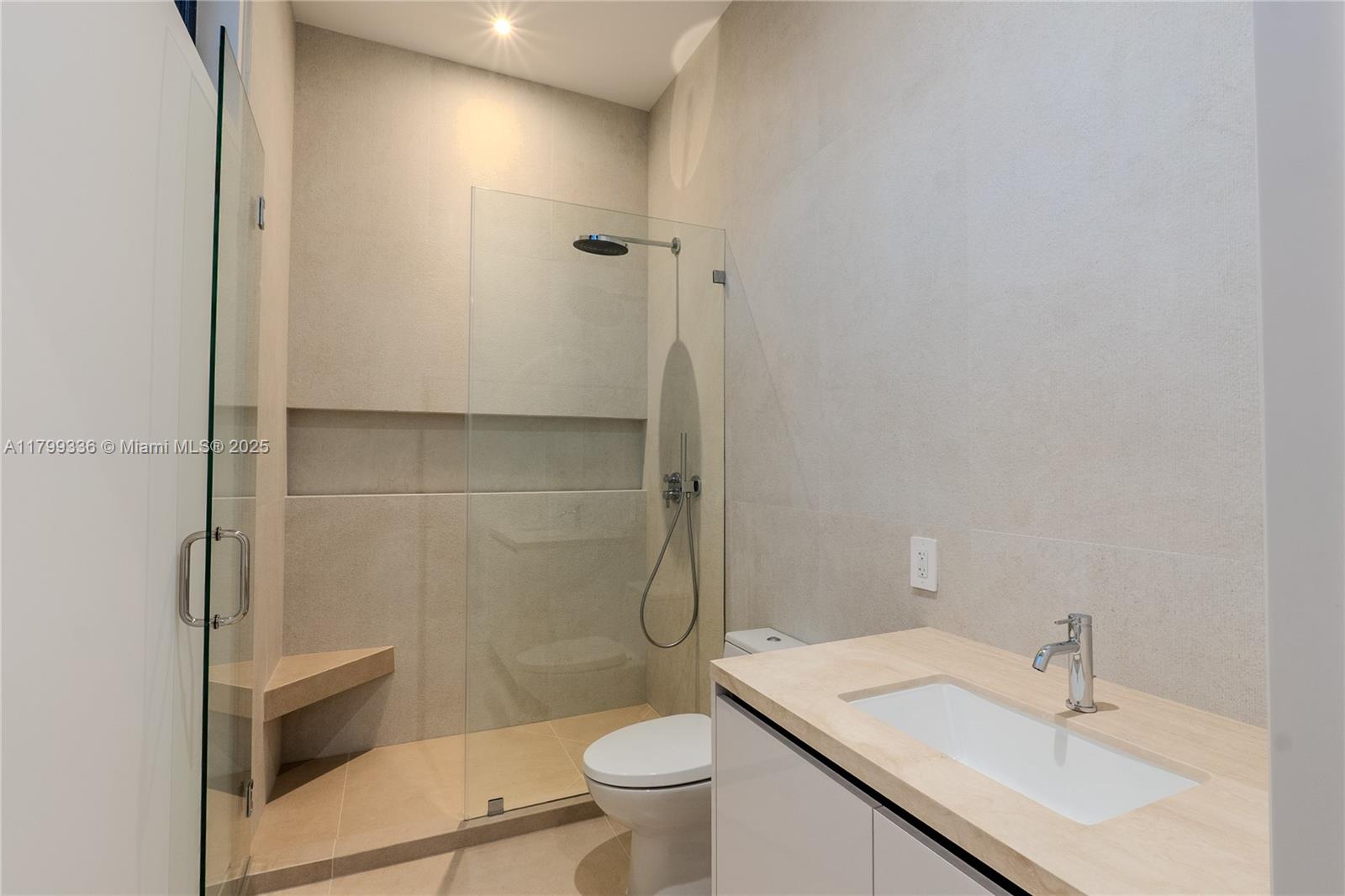 LE JEUNE VILLAS - Residential