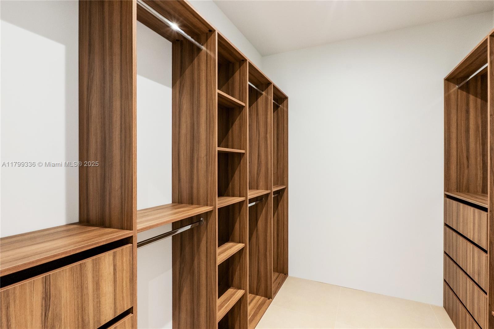 LE JEUNE VILLAS - Residential