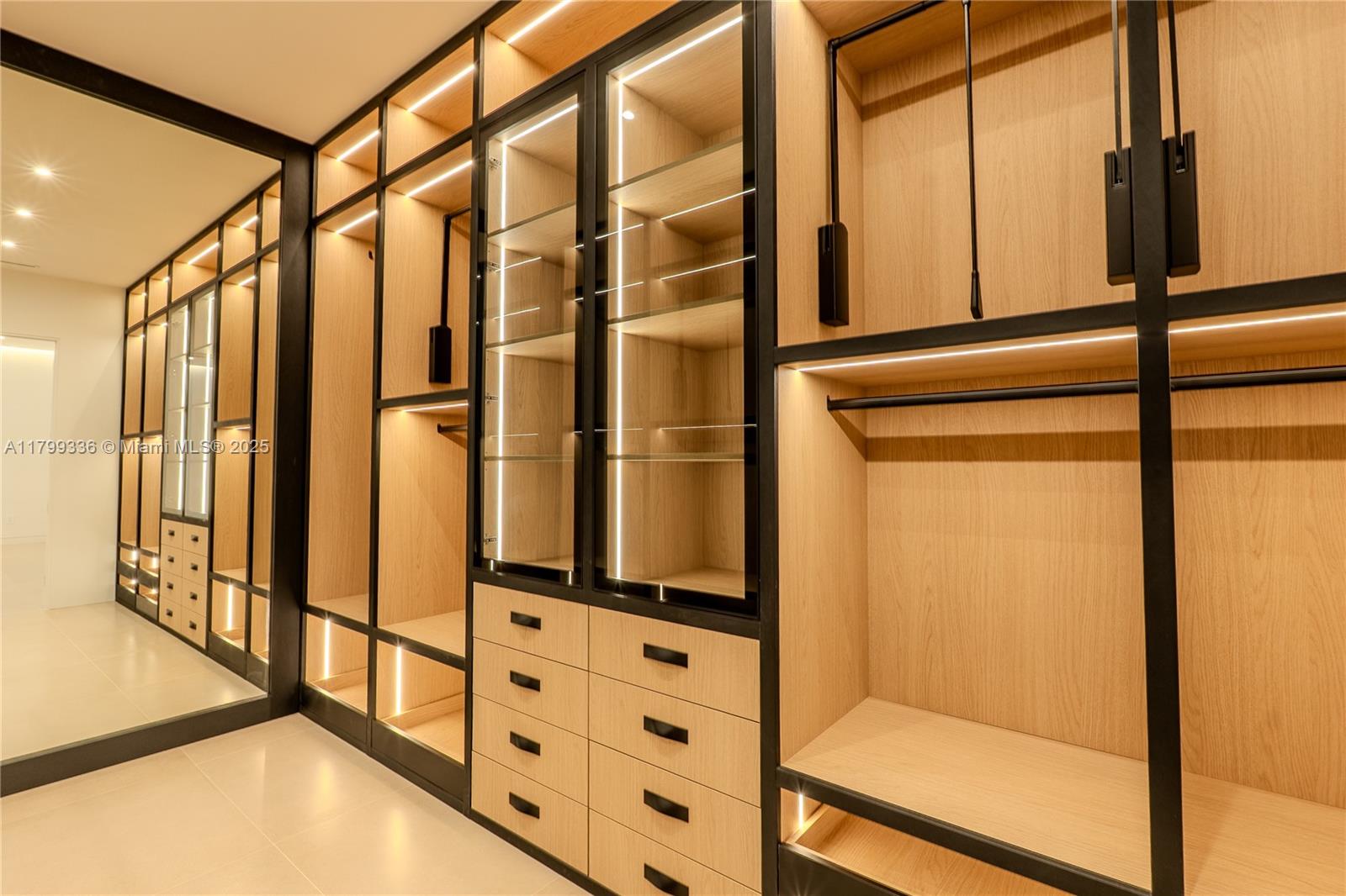 LE JEUNE VILLAS - Residential