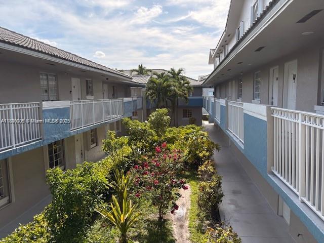 Mistic Point Point Villas gated condominium. Bright and spacious 2Bd and 2.5Bh. Remodeled kitchen with stainless steel appliances. This property offers 1, 250 square feet of living space. Just freshened up with new paint inside property. Two bedroom, 2 bath upstairs with plenty of closet space, large windows that let in plenty of natural light. Half bathroom down stairs. Close to Palmetto Express way and shopping centers.