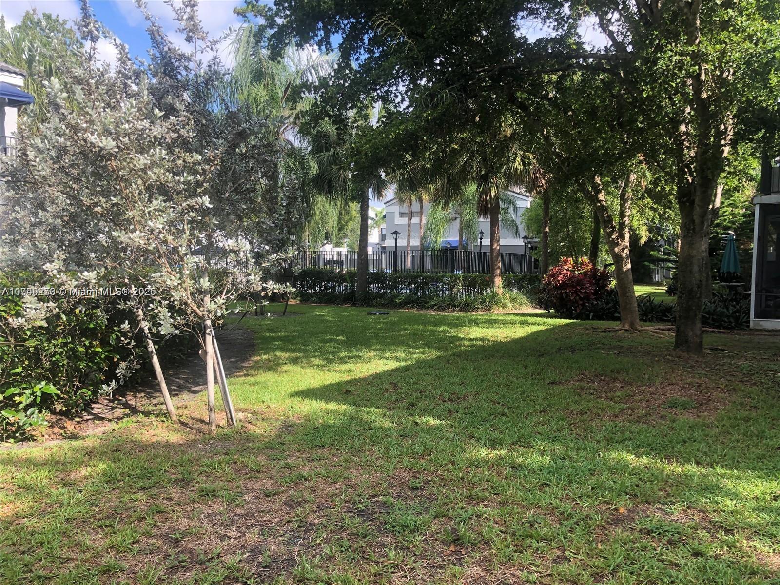 CROSS CREEK TOWNHOMES PLA - Residential Lease