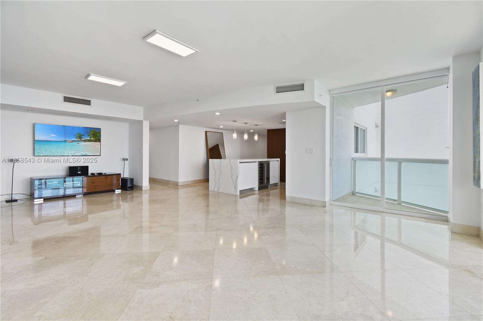 1800 N Bayshore Dr 3501