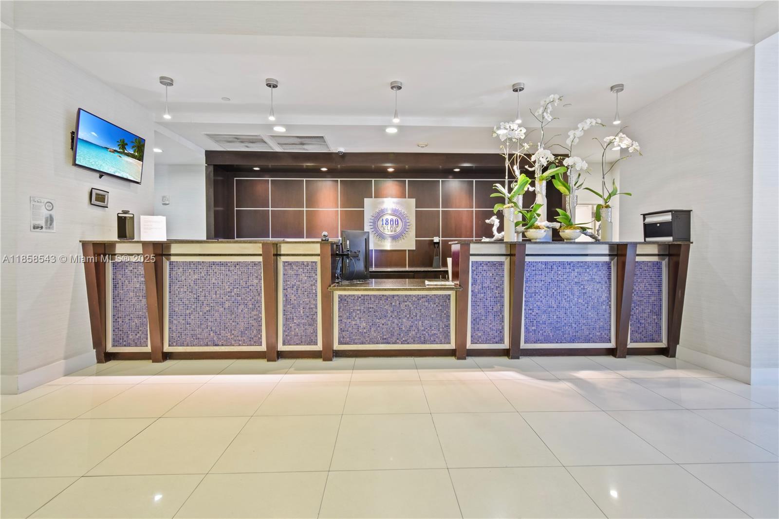 1800 CLUB CONDO - Residential Lease