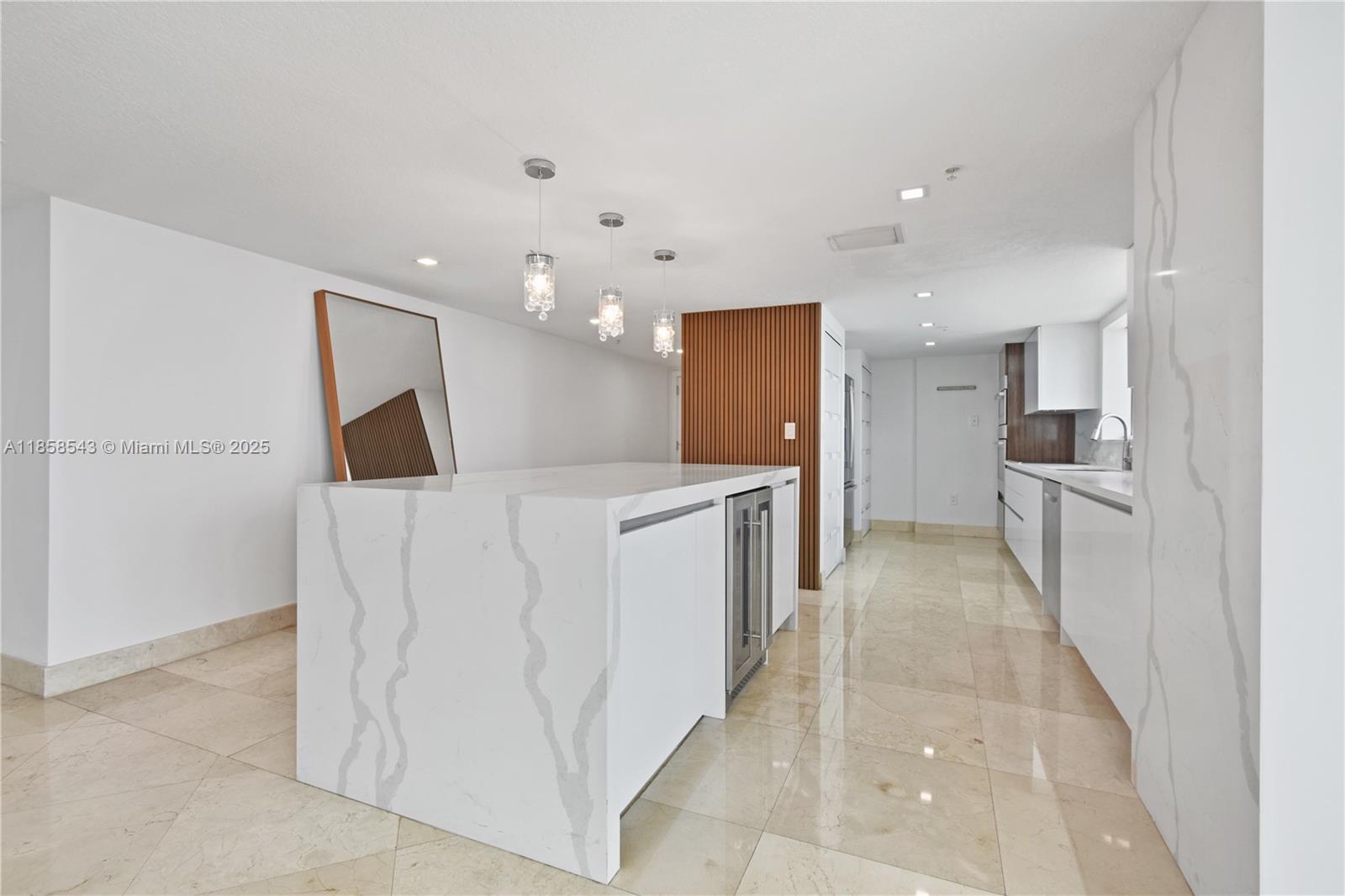 1800 CLUB CONDO - Residential Lease