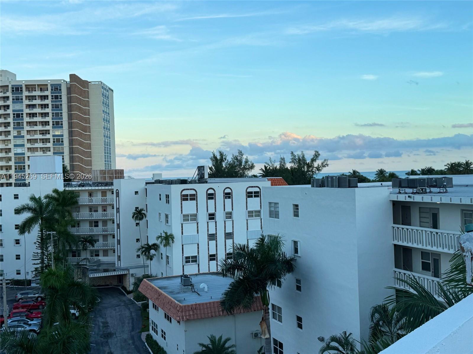 GOLDEN VIEW CONDO - Residential