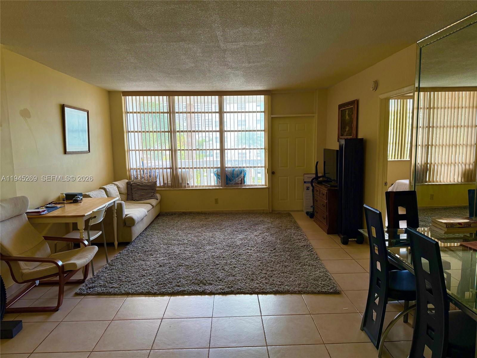 GOLDEN VIEW CONDO - Residential