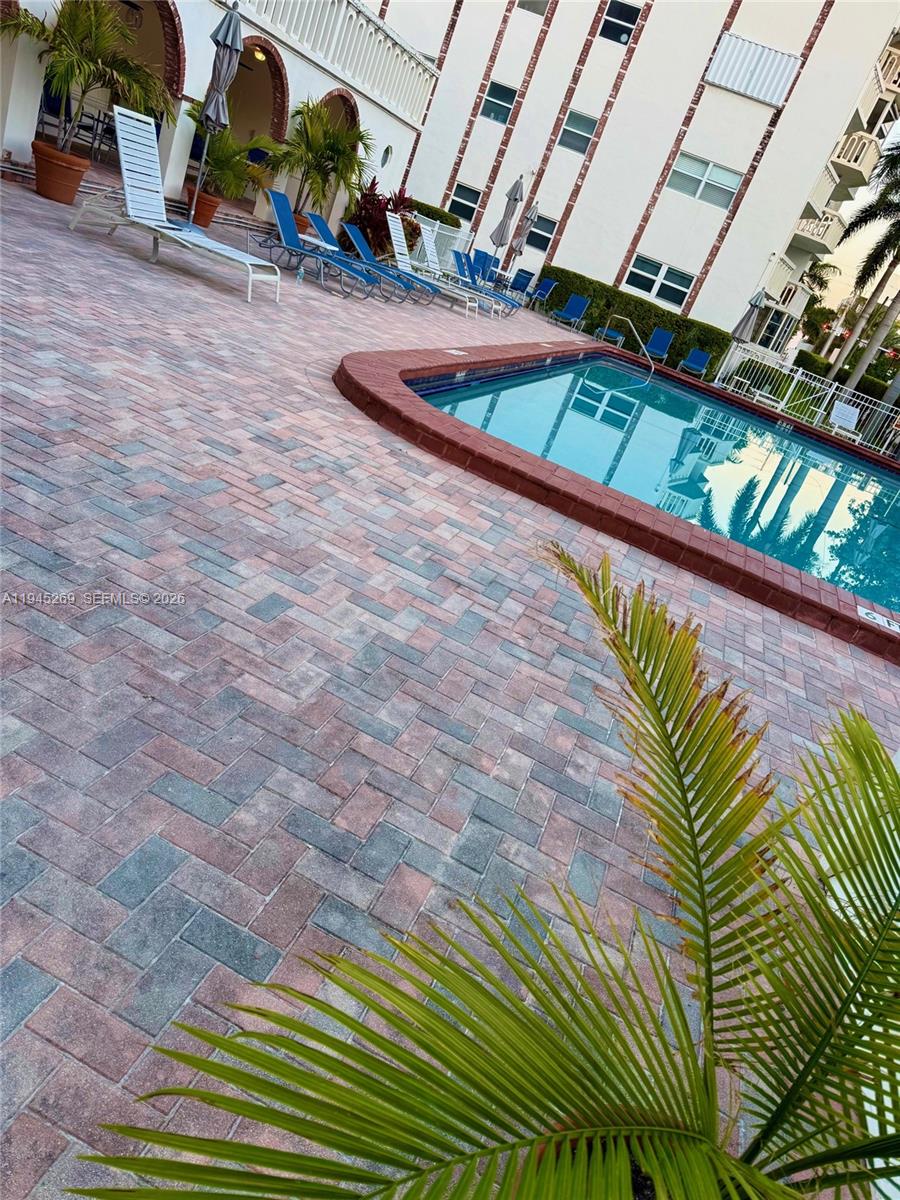 GOLDEN VIEW CONDO - Residential