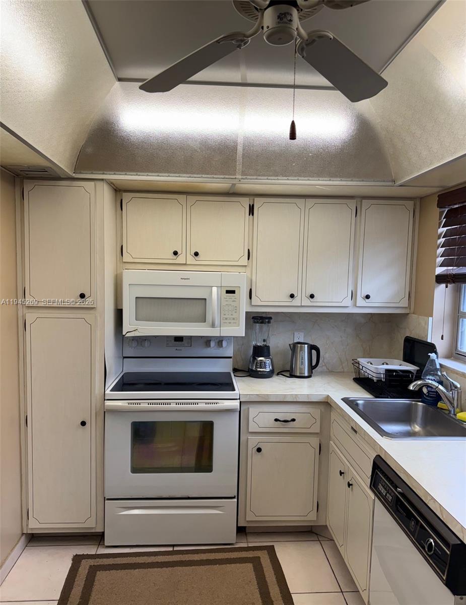 GOLDEN VIEW CONDO - Residential