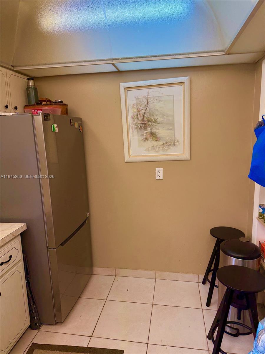 GOLDEN VIEW CONDO - Residential