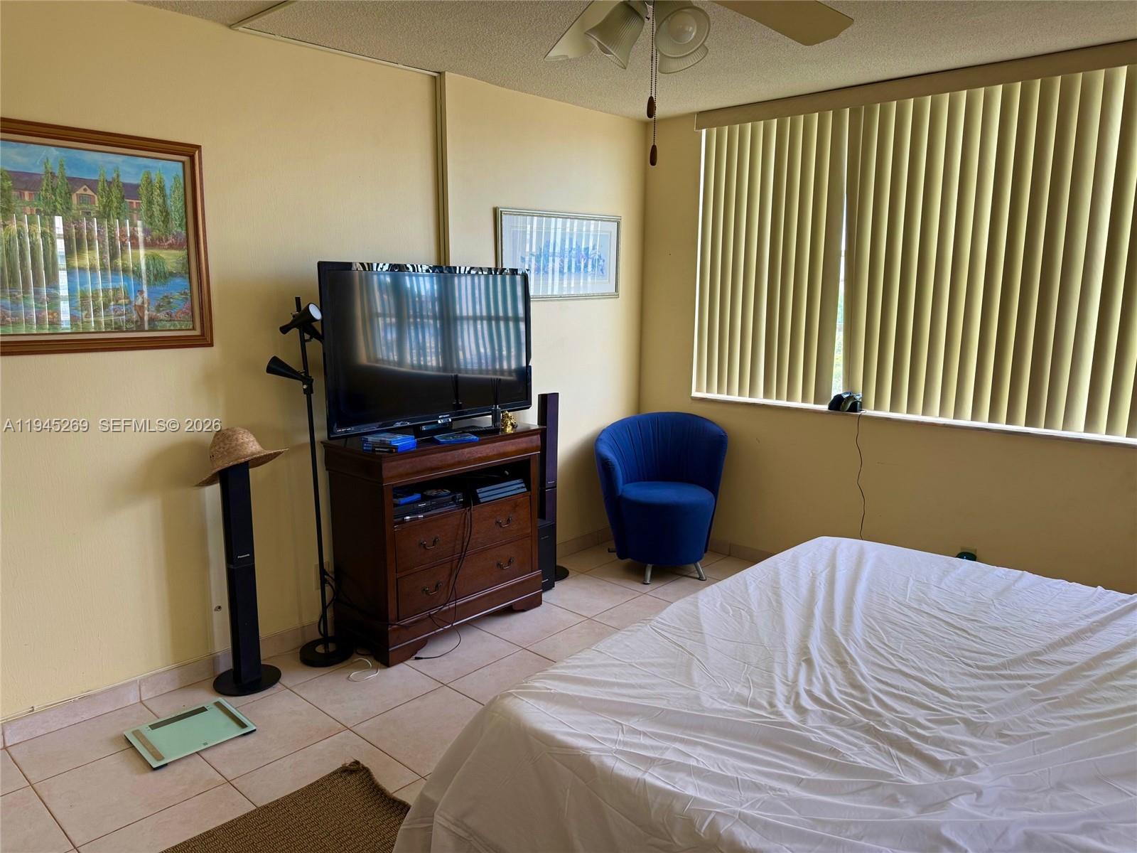 GOLDEN VIEW CONDO - Residential