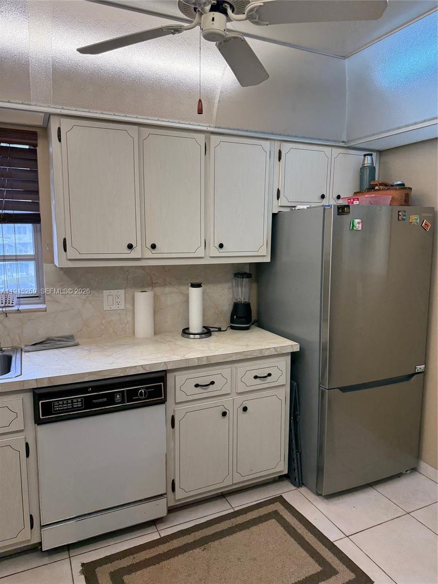 GOLDEN VIEW CONDO - Residential