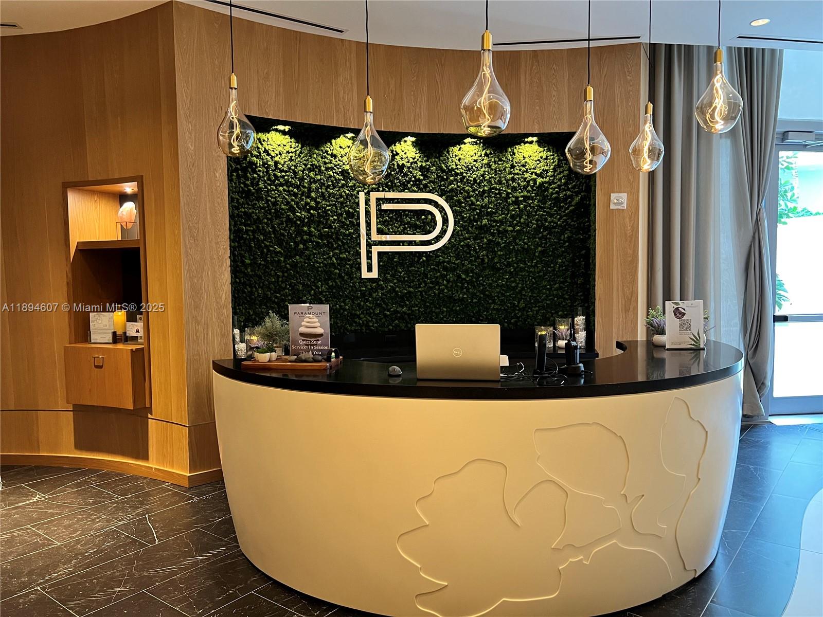 PARAMOUNT MIAMI WORLDCENT - Residential Lease