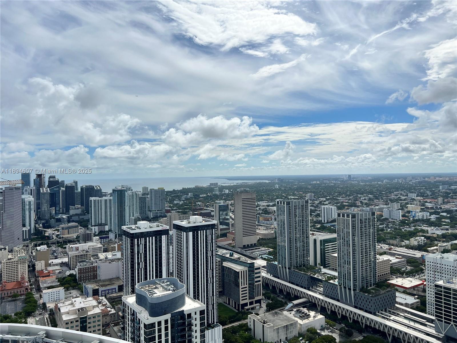 PARAMOUNT MIAMI WORLDCENT - Residential Lease