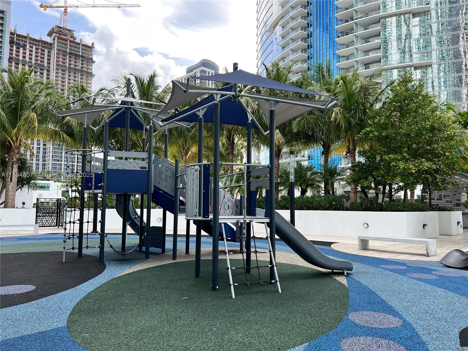 PARAMOUNT MIAMI WORLDCENT - Residential Lease