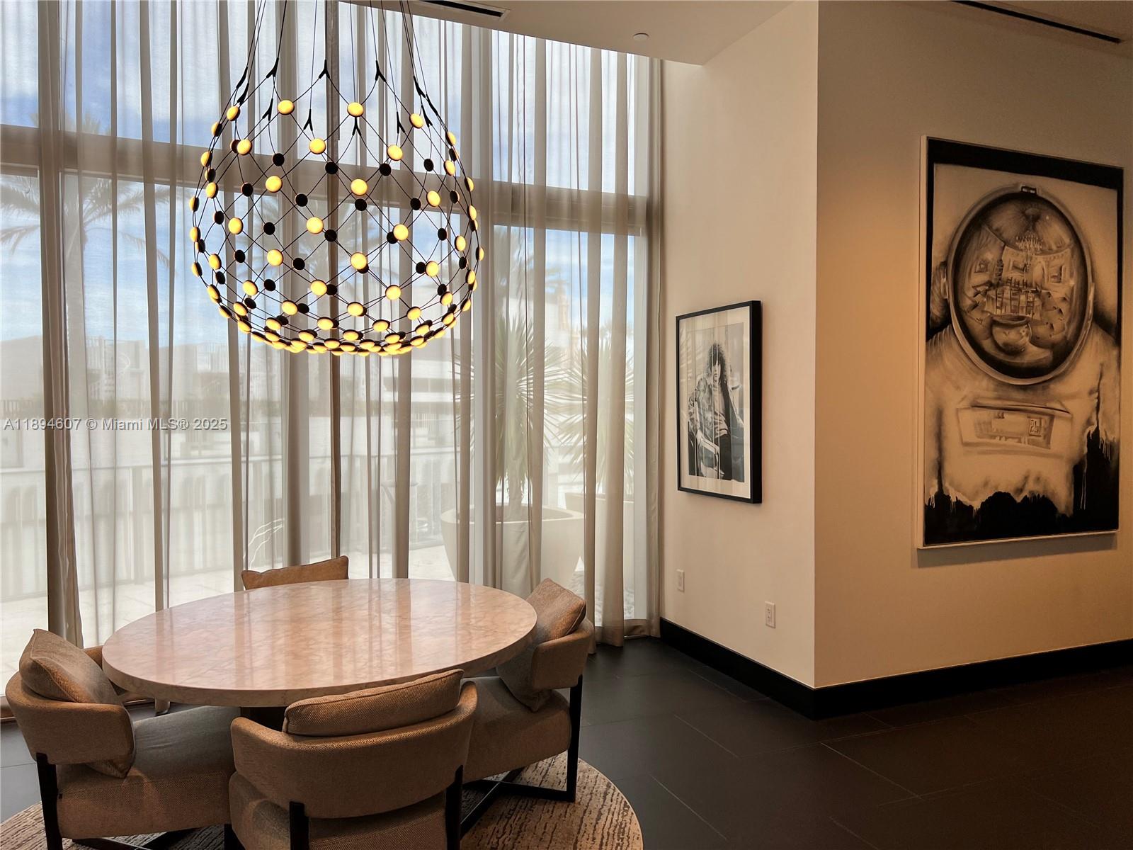 PARAMOUNT MIAMI WORLDCENT - Residential Lease