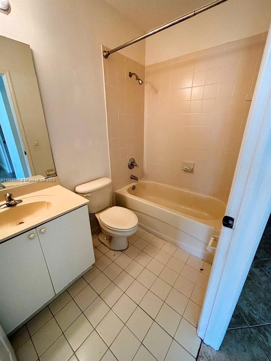 PELICAN BAY AT OLD CUTLER - Residential Lease