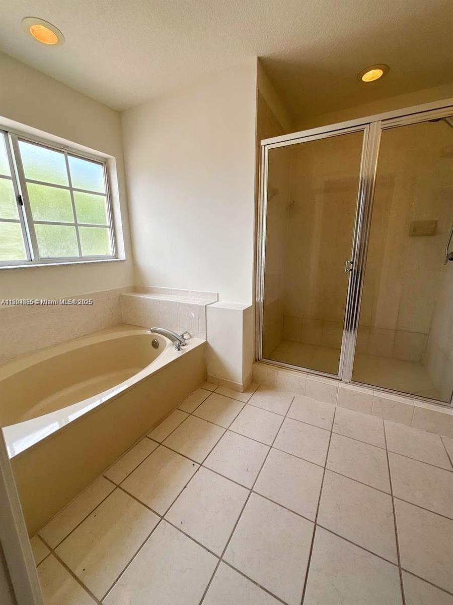 PELICAN BAY AT OLD CUTLER - Residential Lease