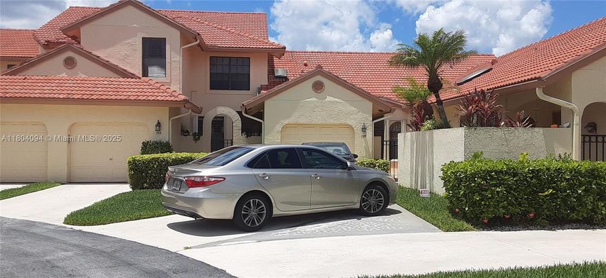 THIS IS A WELL KEPT CONDO IN A 55+ COMMUNITY.CONDO ASSOCIATION REQUIRES AN APPLICATION FEE OF $100 AND A SECURITY DEPOSIT OF $200. A CREDIT AND BACKGROUND CHECK WILL ALSO BE DONE.