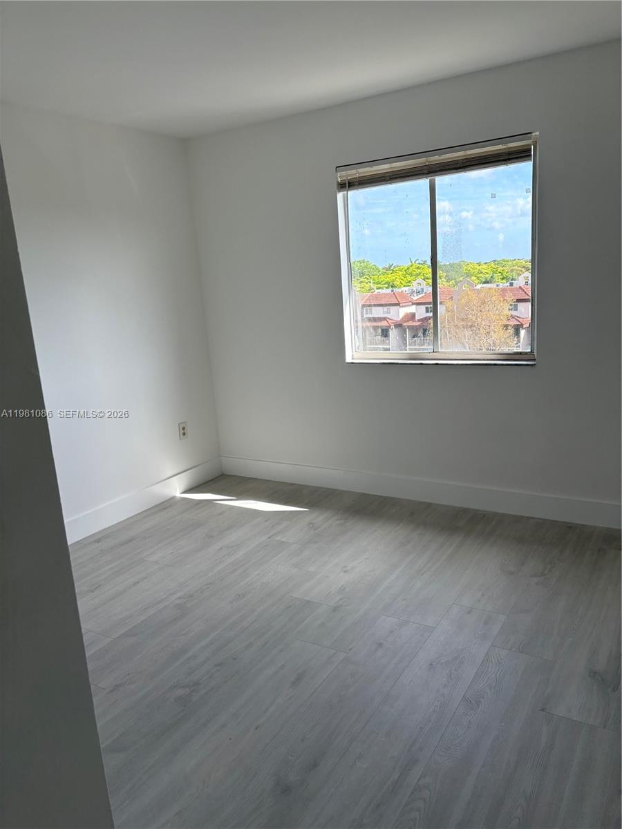 KENDALL LAKE TOWERS CONDO - Residential Lease
