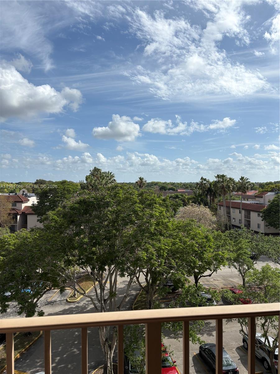 KENDALL LAKE TOWERS CONDO - Residential Lease