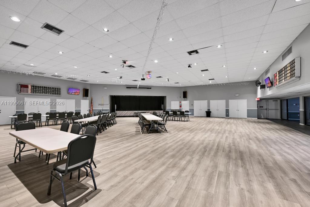 LIME BAY CONDOMINIUM 6 - Residential