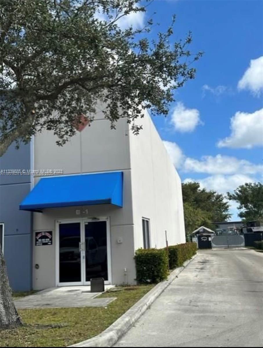 4960 NW 165th St B1
