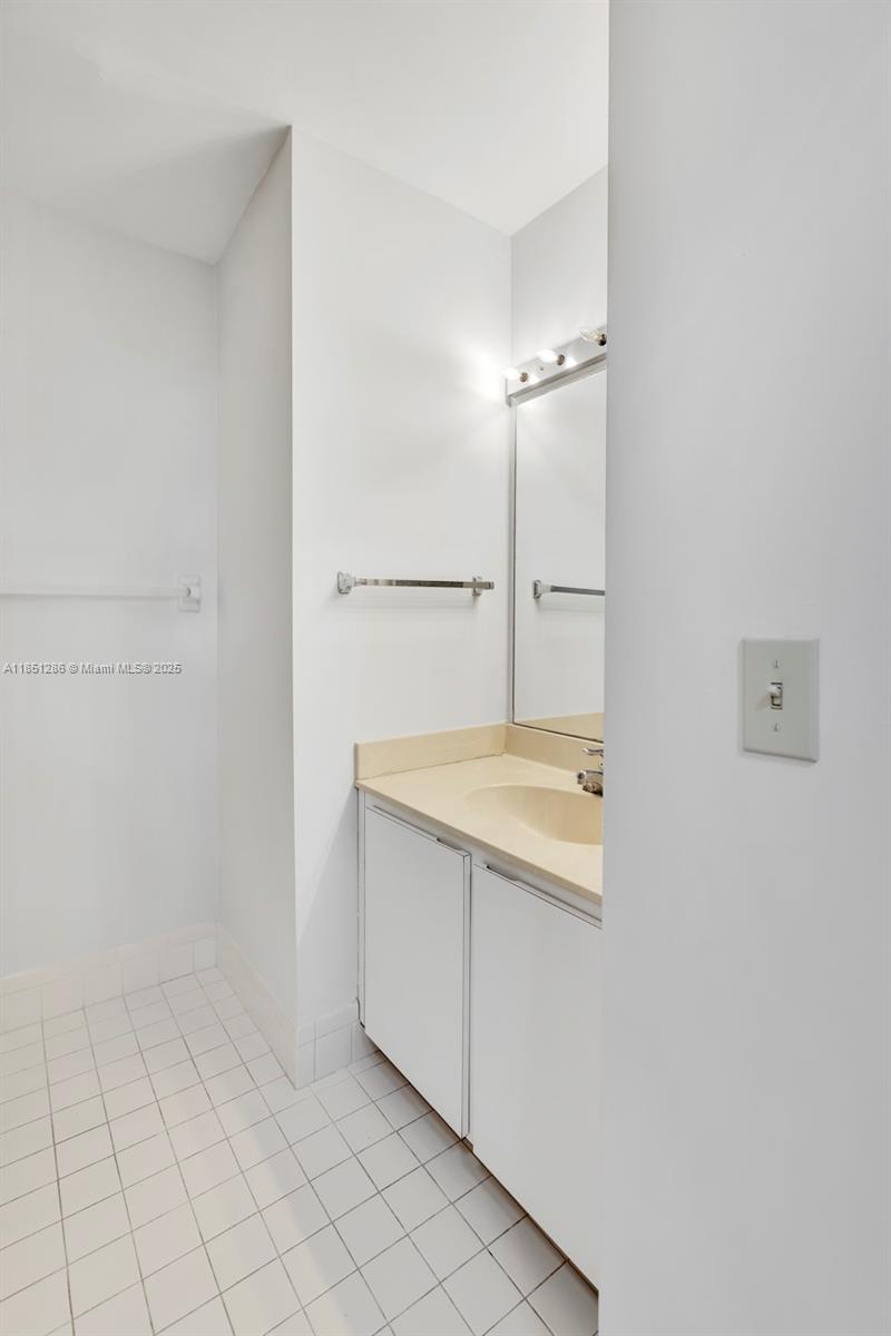 LAKES OF BOCA BARWOOD 2 - Residential