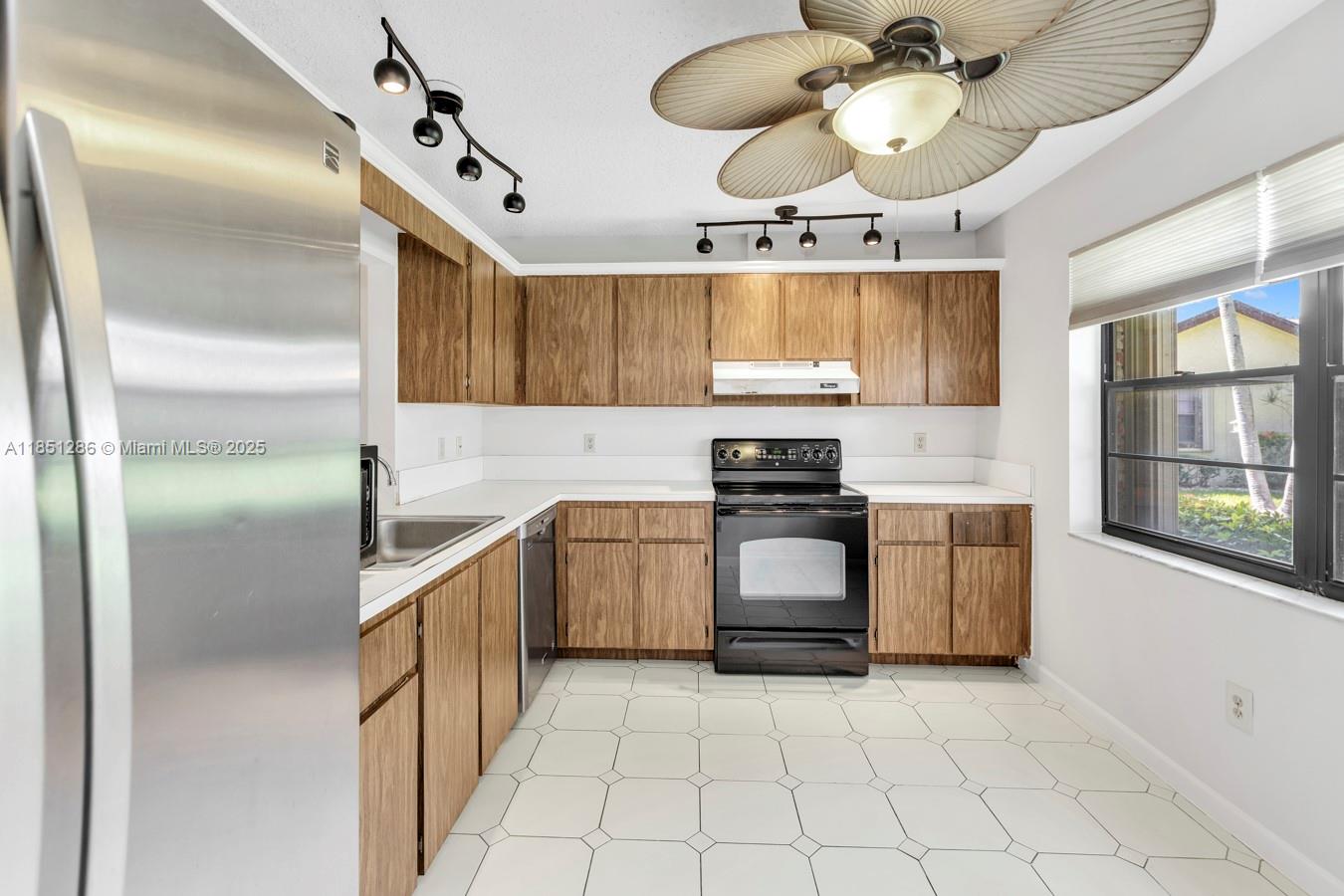 LAKES OF BOCA BARWOOD 2 - Residential