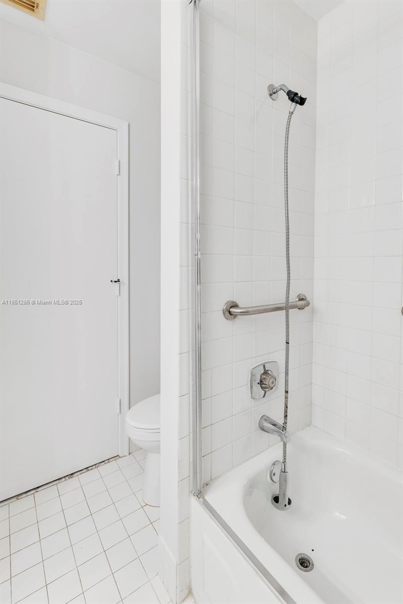 LAKES OF BOCA BARWOOD 2 - Residential